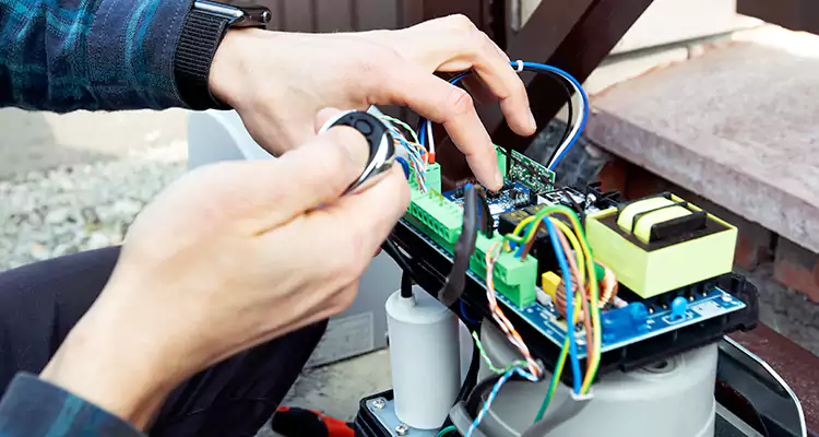 Automatic Driveway Gate Repair in Hollywood, FL