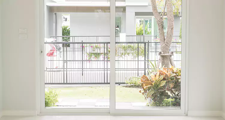 Balcony Screen Door Repair in Hollywood, FL