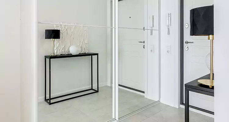 Mirrored Bifold Closet Doors Repair in Hollywood, FL
