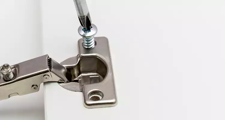Screen Door Hinge Repair in Hollywood, FL