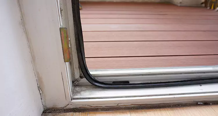 Why Choose Us for Leaking Sliding Glass Door Repair in Hollywood, FL?