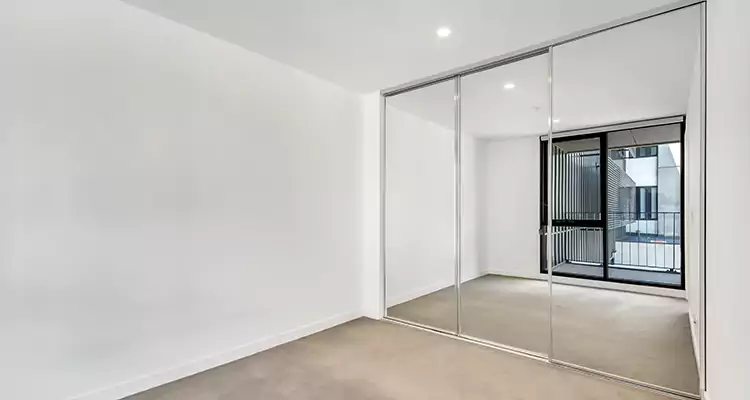 Why Homeowners Choose Us for Sliding Mirror Door Replacement in Hollywood, FL