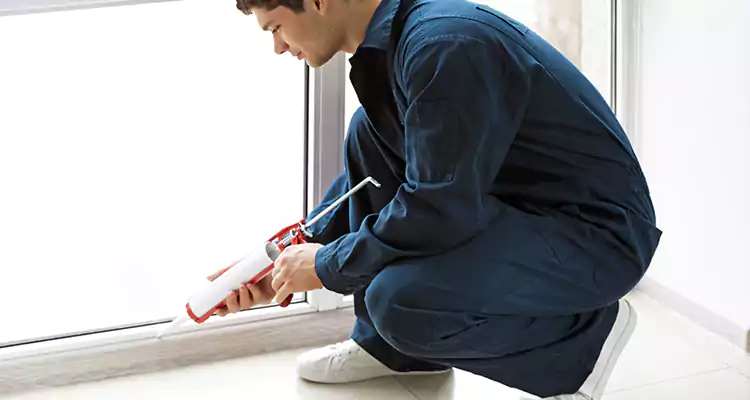 Window Glass Caulk Repair in Hollywood, FL