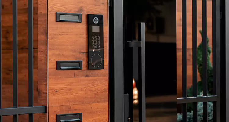 Automatic Door Maintenance in Hollywood, FL