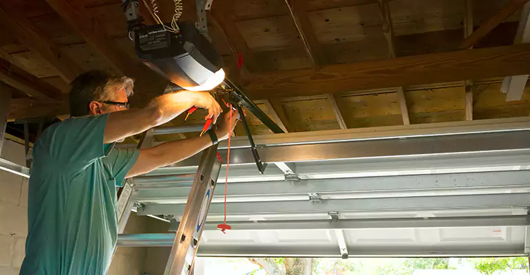 Chamberlain Garage Door Repair in Hollywood, FL