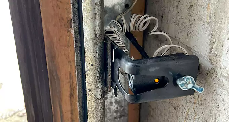 Fix Broken Garage Door Sensor in Hollywood, FL