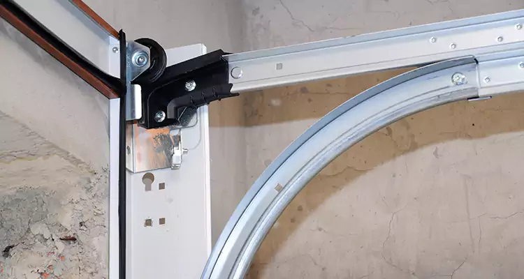 Maintain Liftmaster Garage Door Off Track in Hollywood, FL