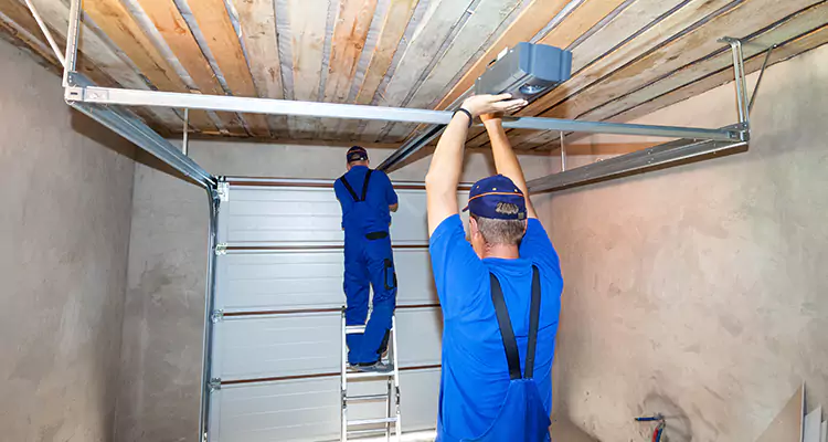 Garage Door Opener Technician in Hollywood, FL