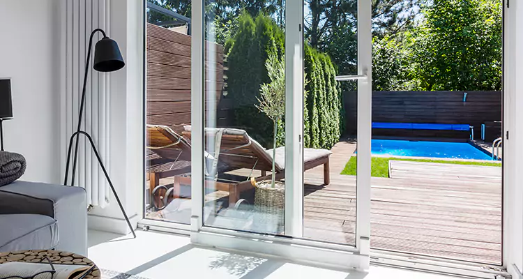 Fixing A Sliding Screen Door Roller in Hollywood, FL